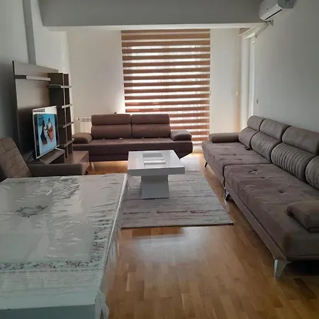 Lux Karposh In Skpoje *